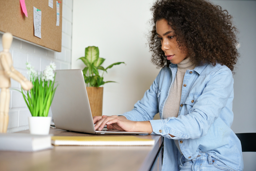 A teacher prepares virtual classes for her ELLs.